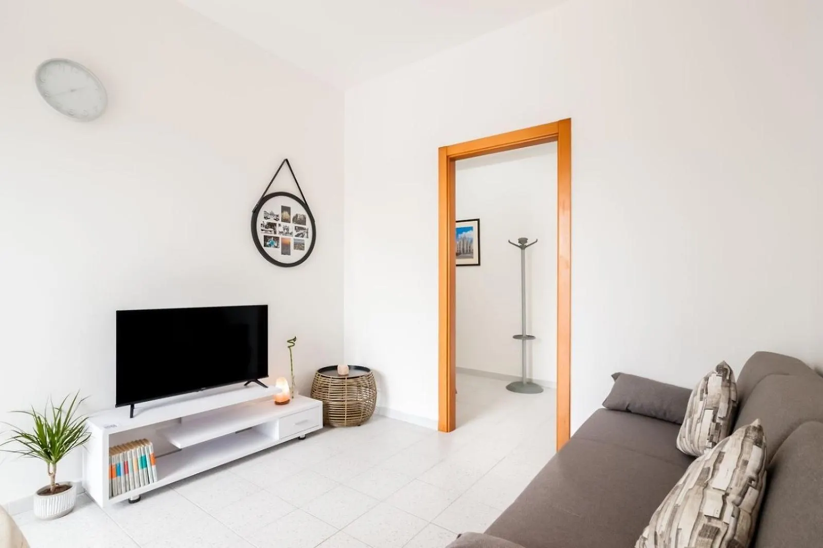Myhome Milano 0*,  Italia